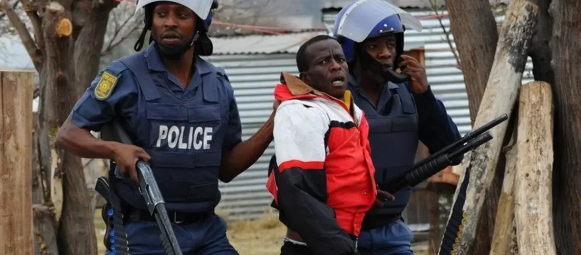 photo_1376482686335-1-HD